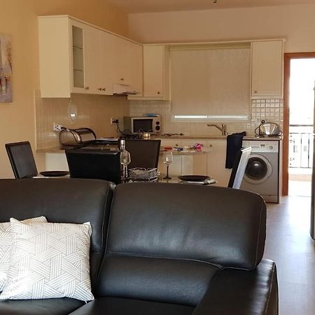 Petras Cozy Nest, 1-Bedroom Apt., Paphos-Universal 外观 照片