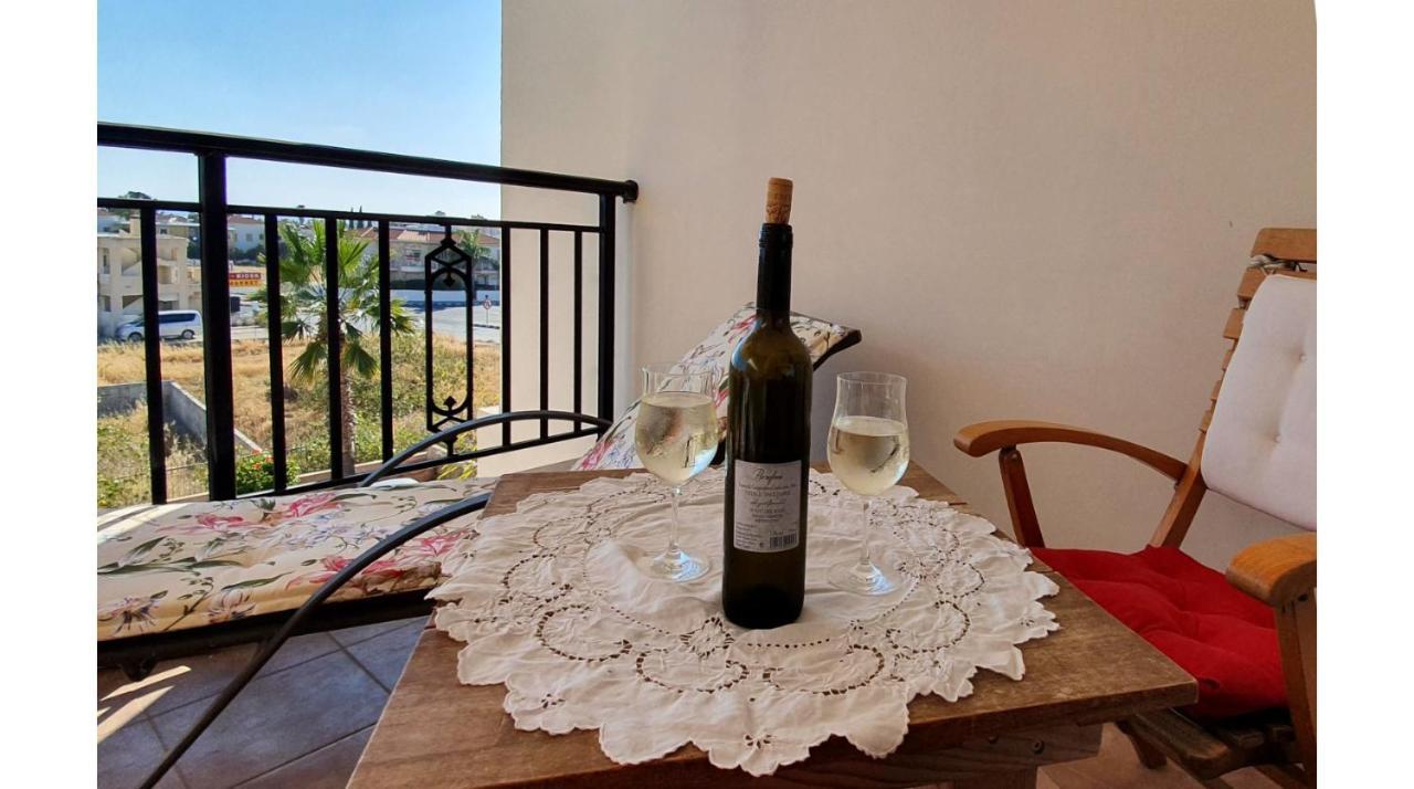 Petras Cozy Nest, 1-Bedroom Apt., Paphos-Universal 外观 照片